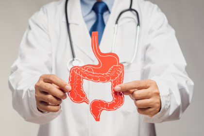 Alexandre Costa Pedrosa explica como a microbiota intestinal influencia diretamente o humor e fortalece o sistema imunológico.